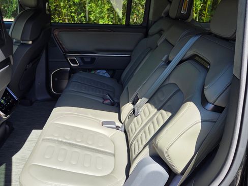 Used 2023 Rivian R1S Adventure image 26