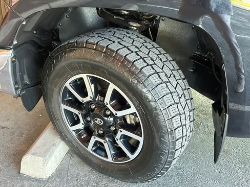 Used 2020 Toyota Tundra Limited w/ Limited Premium Package AWD/4WD image 28