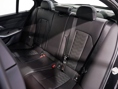 Used 2023 BMW M3 Sedan w/ Executive Package image 31