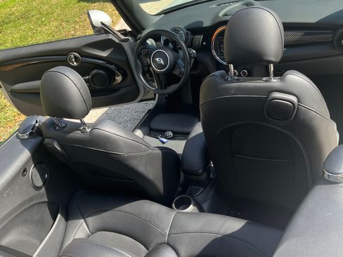 Used 2018 MINI Cooper S image 9