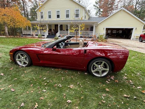 Used 2006 Chevrolet Corvette Convertible w/ Preferred Equipment Group image 4