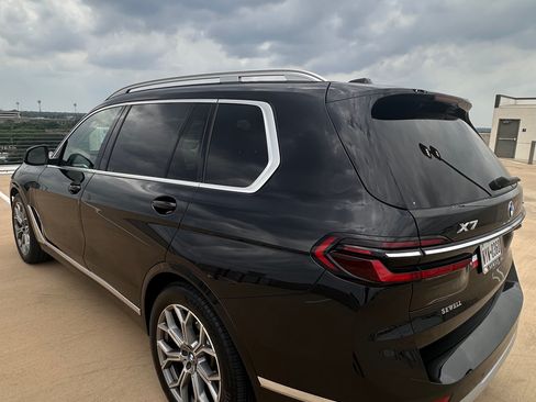 Used 2024 BMW X7 xDrive40i w/ Premium Package AWD/4WD image 2