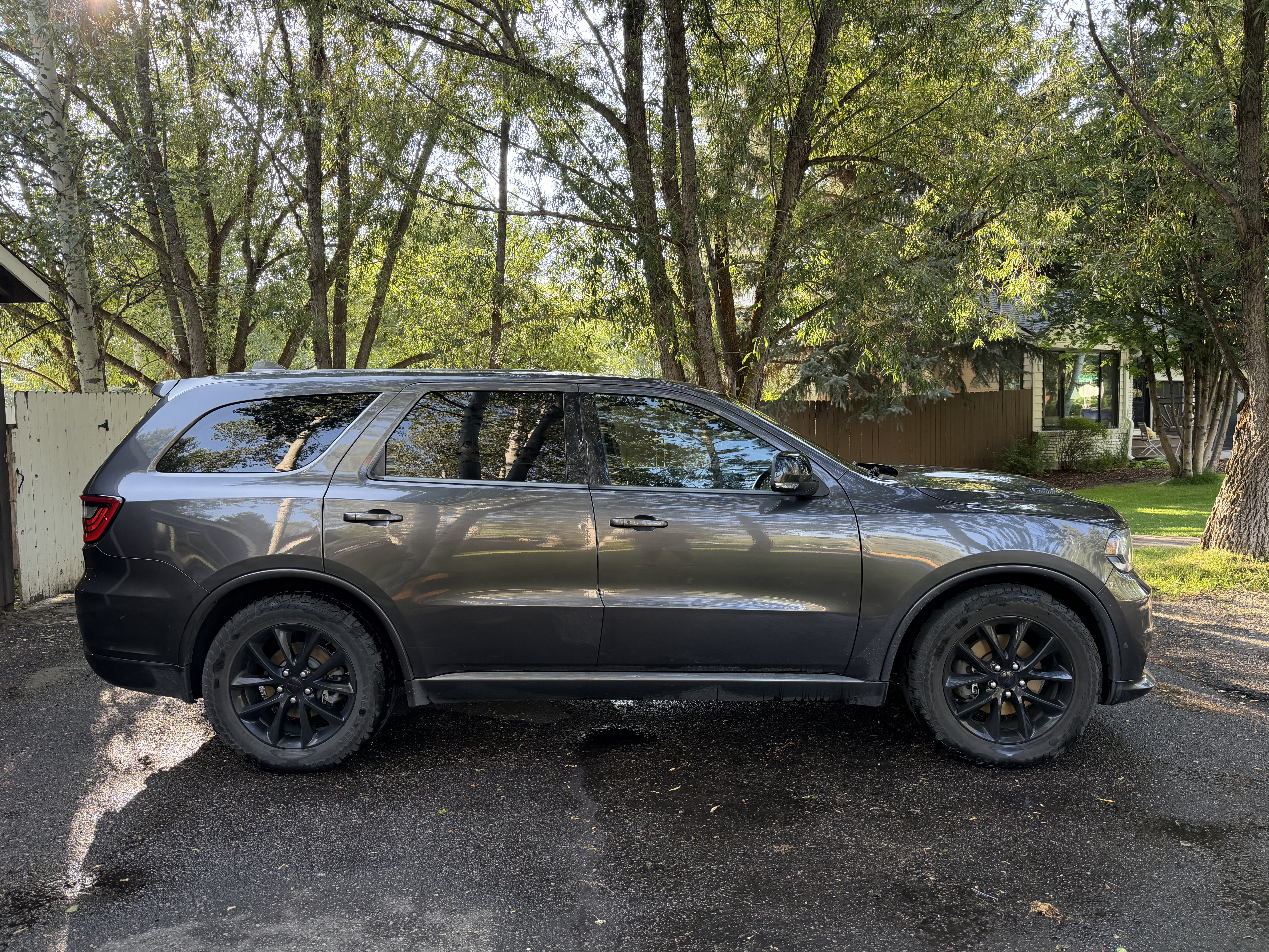 Used 2018 Dodge Durango R/T w/ Technology Group AWD/4WD image 2