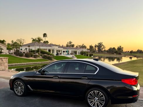Used 2018 BMW 540i image 2