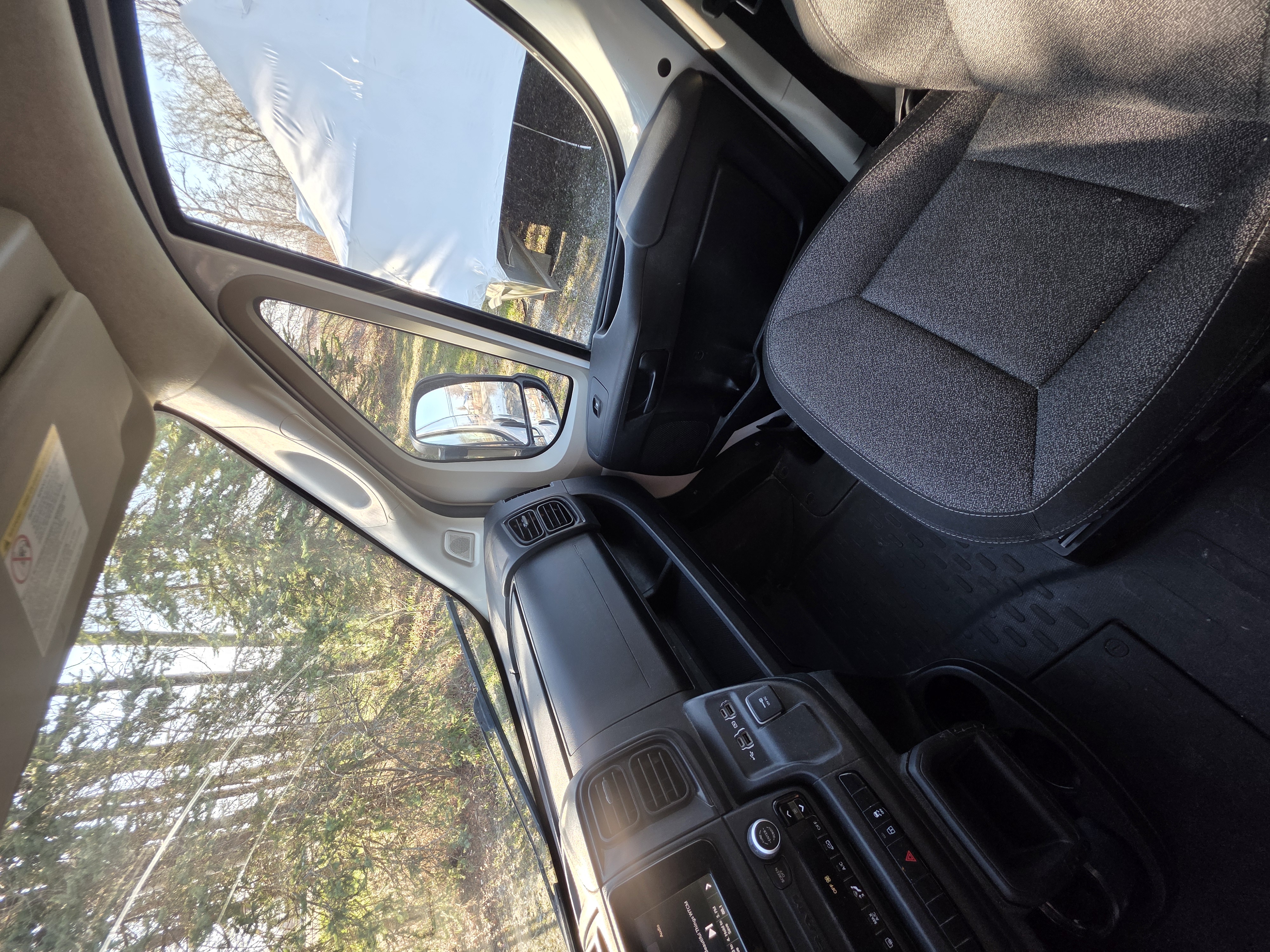 Used 2022 RAM ProMaster 2500 w/ Convenience Group FWD image 13