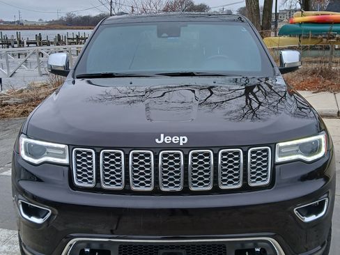 Used 2020 Jeep Grand Cherokee Overland image 2