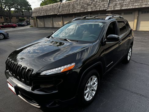 Used 2015 Jeep Cherokee Latitude FWD image 2
