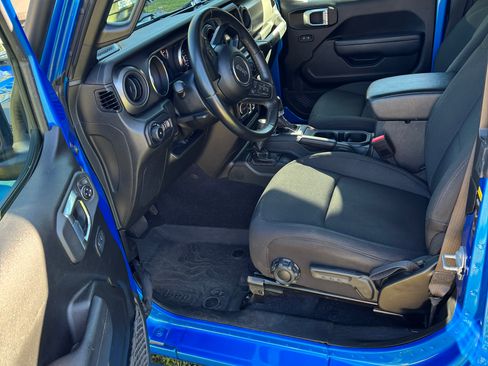 Used 2022 Jeep Wrangler Sport image 11