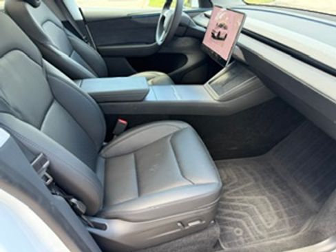 Used 2026 Tesla Model Y AWD image 10