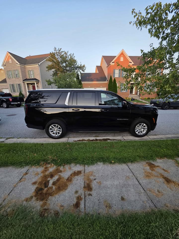 Used 2026 Chevrolet Suburban LT w/ Comfort Package AWD/4WD image 11