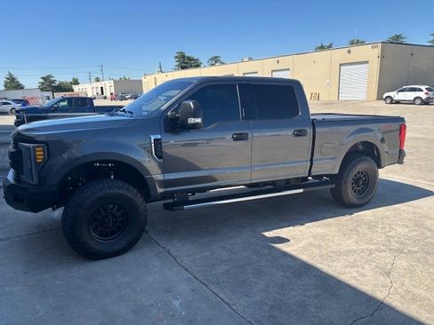 Used 2019 Ford F250 XLT w/ XLT Value Package image 1