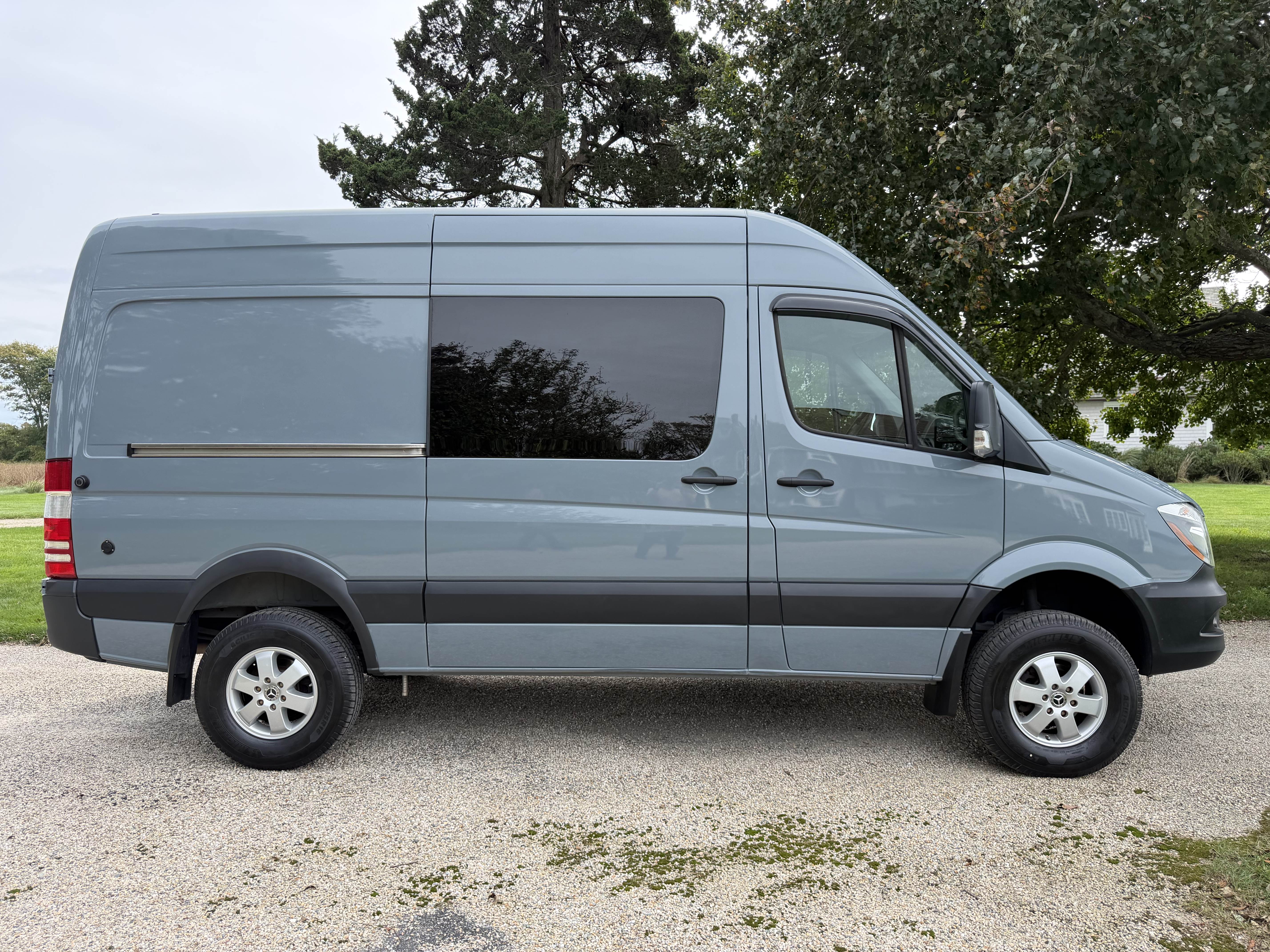 Used 2018 Mercedes-Benz Sprinter 2500 image 1