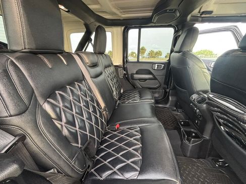 Used 2019 Jeep Wrangler Unlimited Sahara AWD/4WD image 25