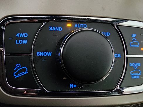 Used 2014 Jeep Grand Cherokee Limited w/ Luxury Group II image 14