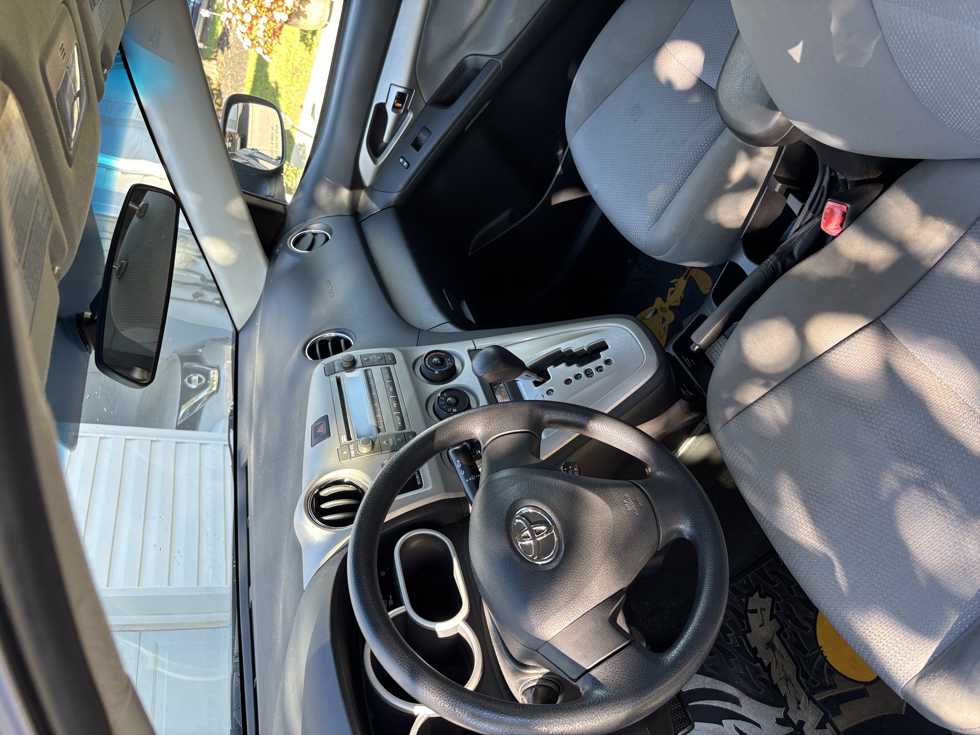 Used 2009 Toyota Matrix w/ PWR Pkg FWD image 9