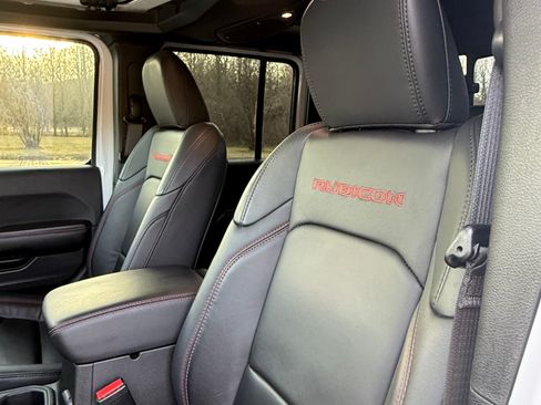 Used 2025 Jeep Gladiator Rubicon image 14