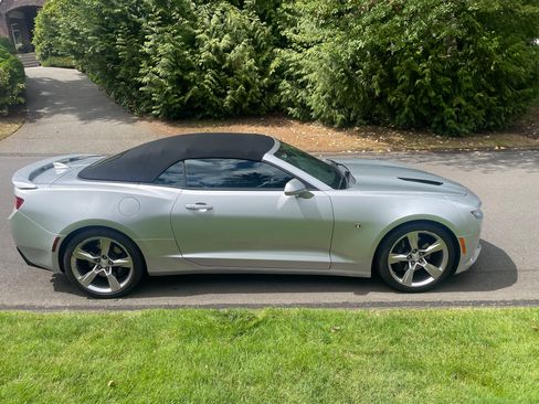Used 2016 Chevrolet Camaro SS image 1
