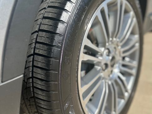 Used 2012 Land Rover Range Rover Evoque Prestige image 12