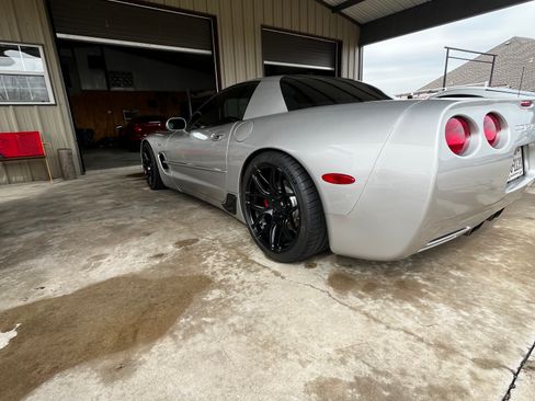 Used 2004 Chevrolet Corvette Z06 w/ Memory Package RWD image 4