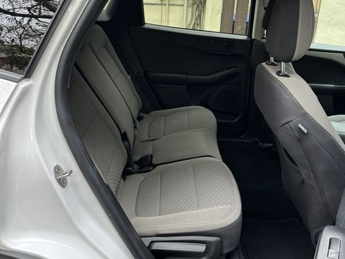 Used 2022 Ford Escape SE FWD image 16