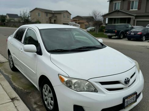 Used 2013 Toyota Corolla L image 8
