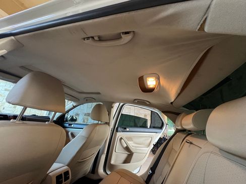 Used 2010 Volkswagen Jetta SE image 12