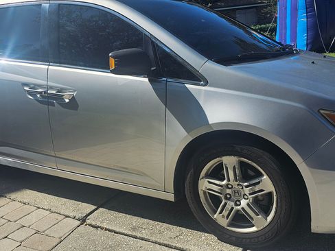 Used 2011 Honda Odyssey Touring Elite image 4