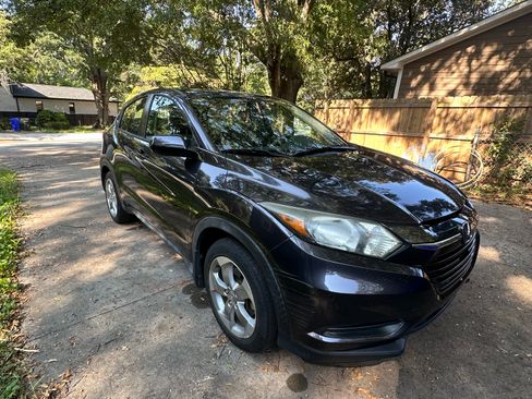 Used 2018 Honda HR-V LX image 8