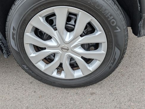 Used 2017 Nissan Rogue S image 14