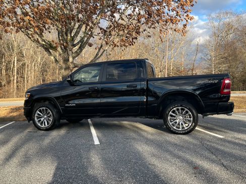 Used 2021 RAM 1500 Laramie w/ Sport Appearance Package image 4