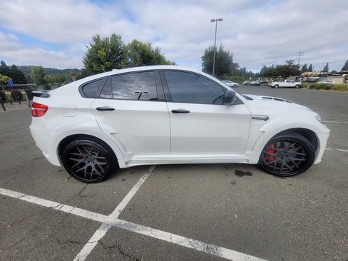 Used 2011 BMW X6 M image 8