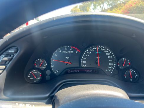 Used 2000 Chevrolet Corvette Coupe w/ Memory Pkg image 5