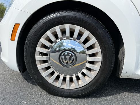 Used 2013 Volkswagen Beetle 2.5 FWD image 17