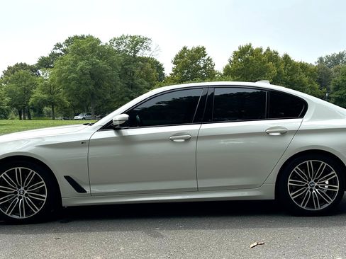 Used 2019 BMW 530i xDrive AWD/4WD image 1