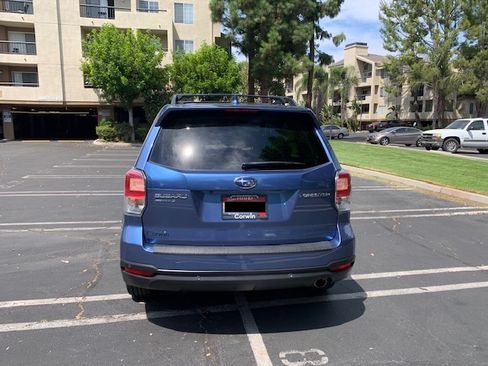 Used 2018 Subaru Forester 2.5i Touring AWD/4WD image 9