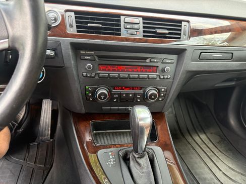 Used 2011 BMW 328i xDrive Coupe AWD/4WD image 2