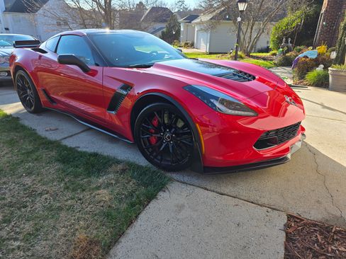 Used 2015 Chevrolet Corvette Z06 w/ 3LZ Preferred Equipment Group image 6