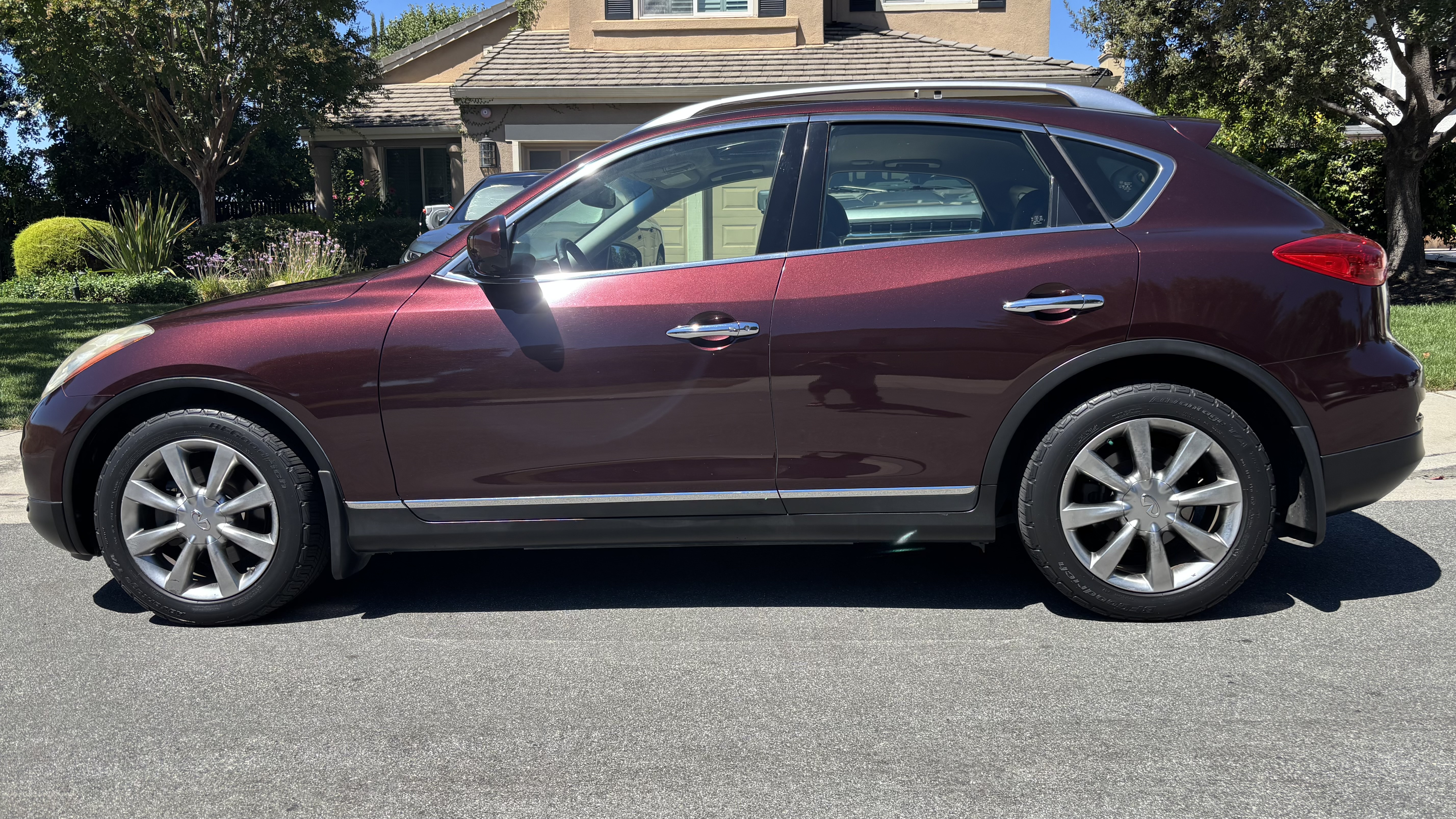Used 2012 INFINITI EX35 Journey w/ Premium Pkg AWD/4WD image 1