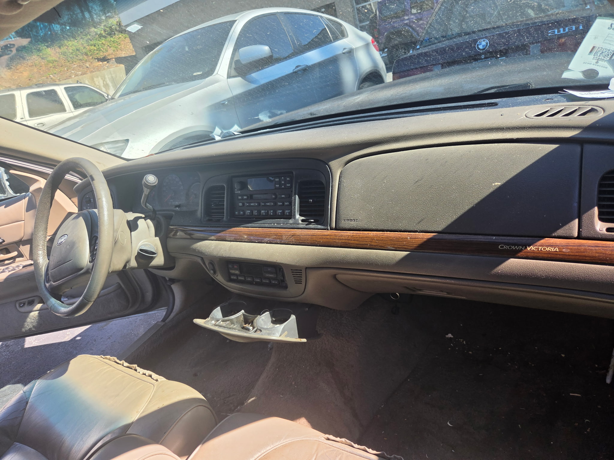Used 2002 Ford Crown Victoria LX RWD image 6