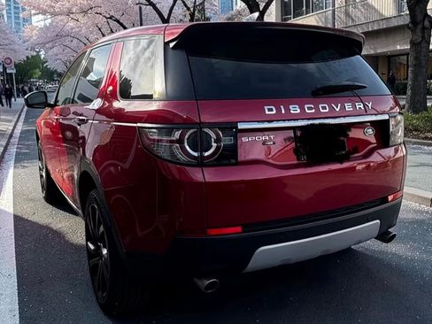 Used 2017 Land Rover Discovery Sport HSE Luxury AWD/4WD image 4