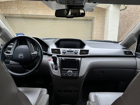 Used 2015 Honda Odyssey Touring Elite image 25