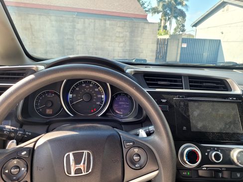 Used 2017 Honda Fit EX image 9