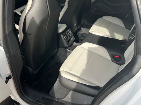 Used 2021 Porsche Taycan RWD image 18
