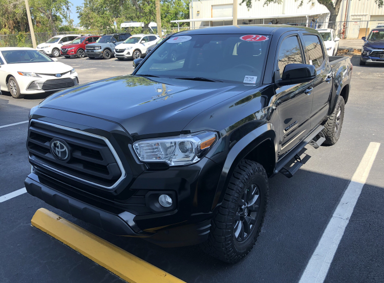 Used 2023 Toyota Tacoma SR5 AWD/4WD image 1