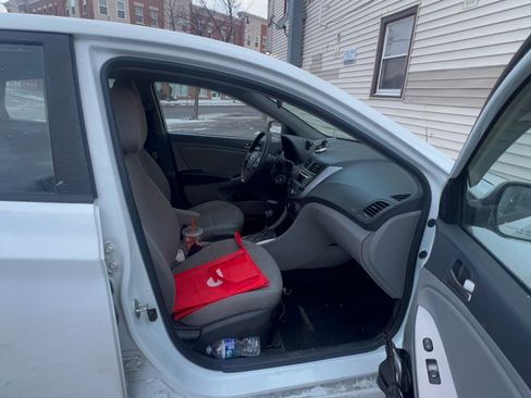 Used 2016 Hyundai Accent SE image 15