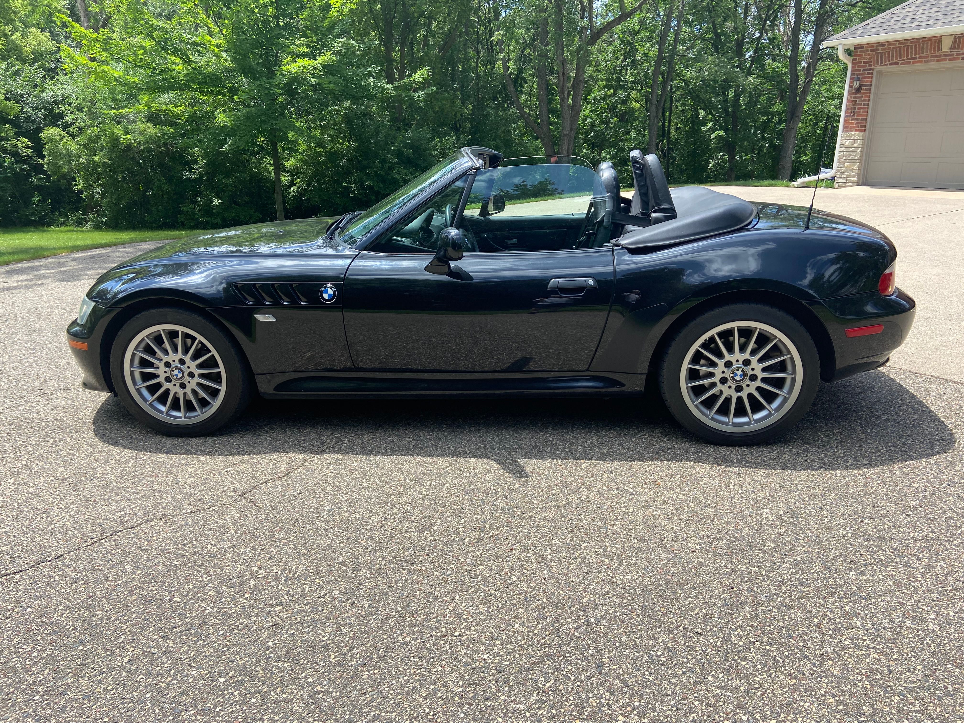 Used 2002 BMW Z3 3.0i RWD image 5