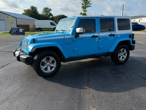Used 2017 Jeep Wrangler Unlimited Sahara w/ Quick Order Package 24E Chief AWD/4WD image 4