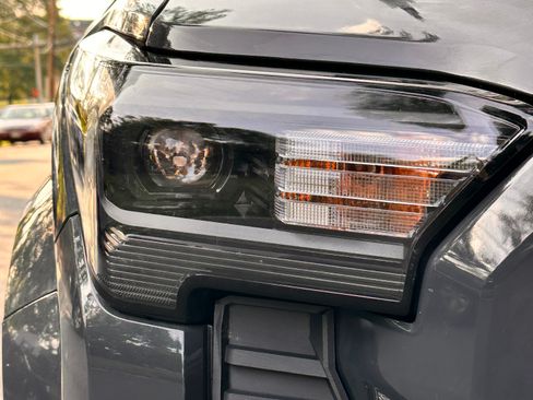 Used 2025 Toyota Tacoma SR AWD/4WD image 15