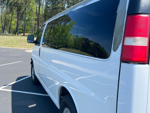 Used 2011 Chevrolet Express 3500 LT w/ LT Preferred Equipment Group image 9