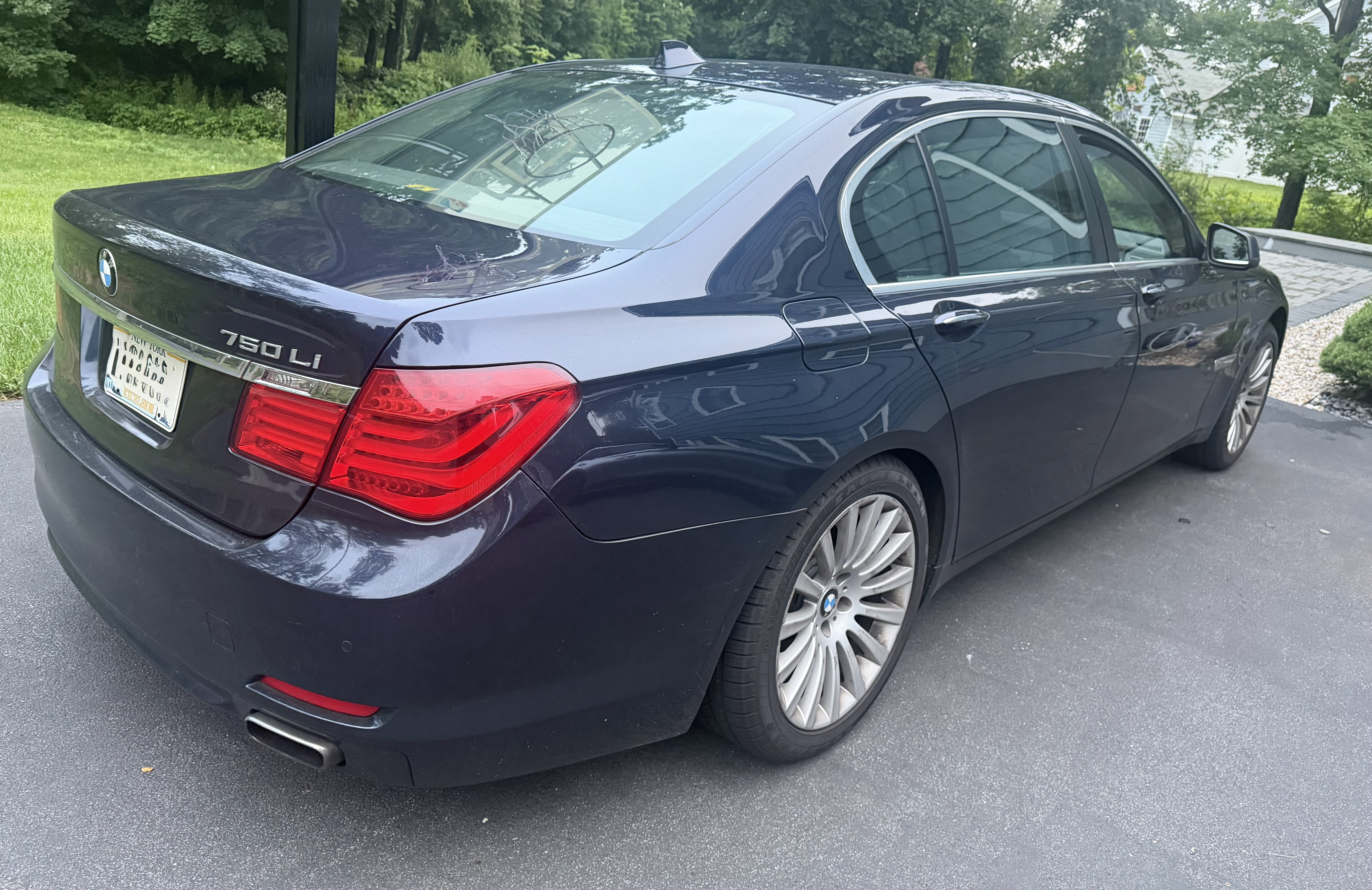 Used 2012 BMW 750Li xDrive AWD/4WD image 12